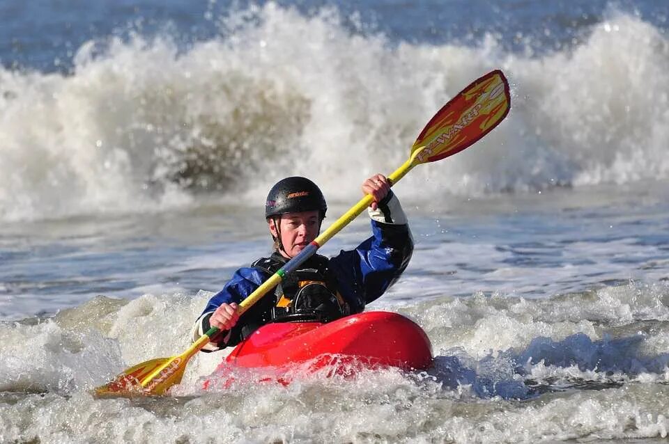 водный экстремальный спорт. на серфинг. белофастов андрей владимирович водное поло. плавание (спорт). заниматься водными видами спорта.