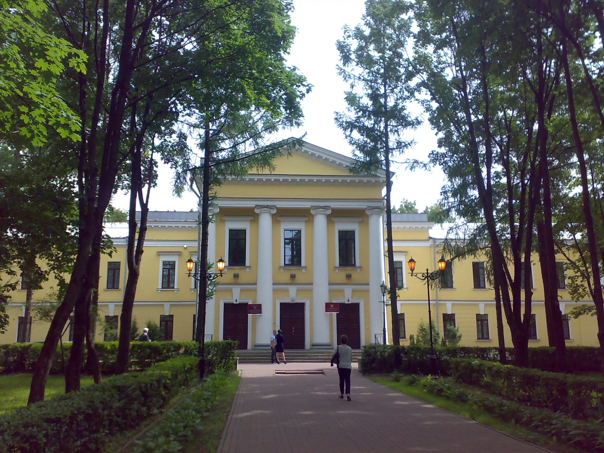 Администрация гатчины и гатчинского района. Гатчинский городской прокурор. Гатчинская администрация гмр. Администрация гатчины и гатчинского района. Карла маркса, д.