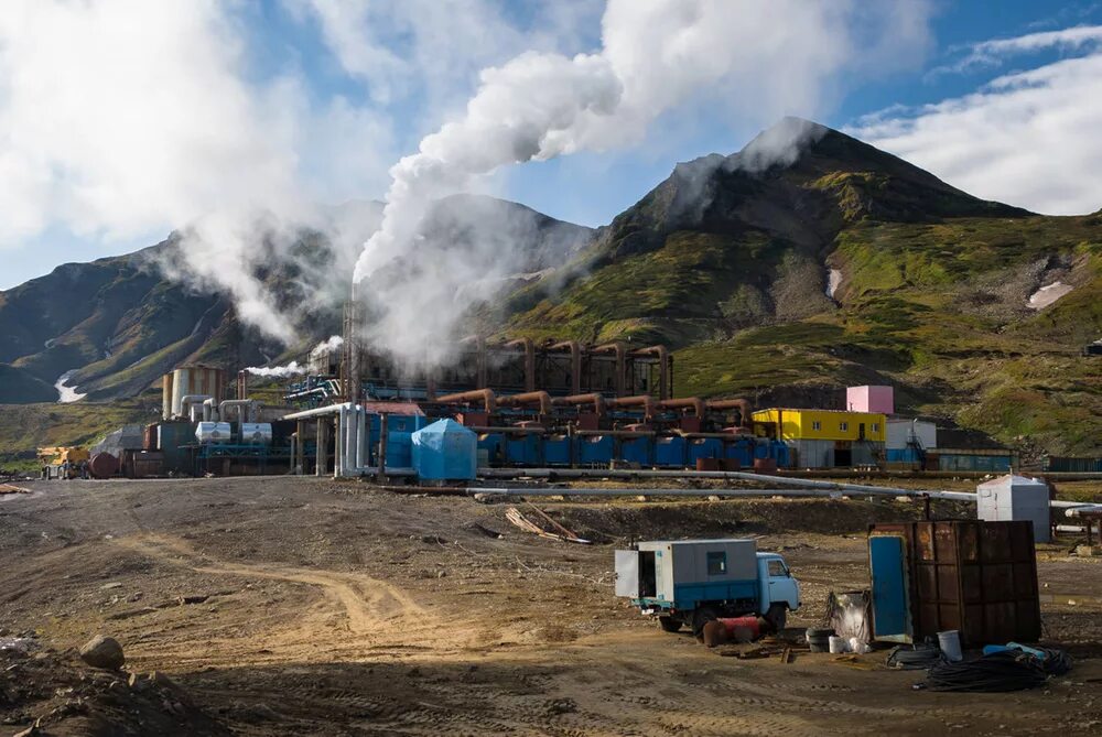 Малая долина гейзеров мутновская. Мутновская геоэс камчатка. Геотермальная электростанция на камчатке. Мутновская станция камчатка. Мутновская геоэс.