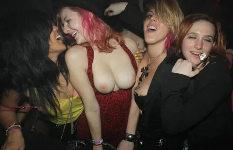 Nip slip :: Wpadka, nip slip, see-thru, downblouse.
