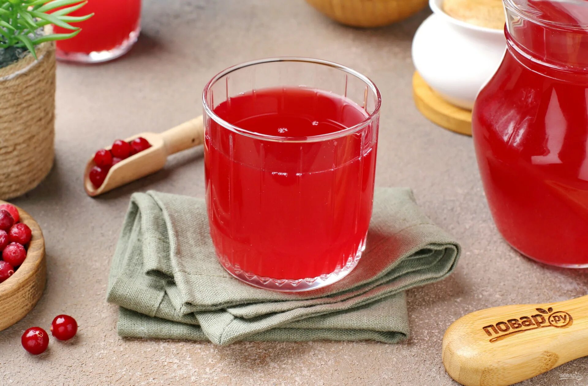 Процедить ягоду. Морс каныгин. Процедить ягоду. Как сварить морс из клюквы. Ашка морс.