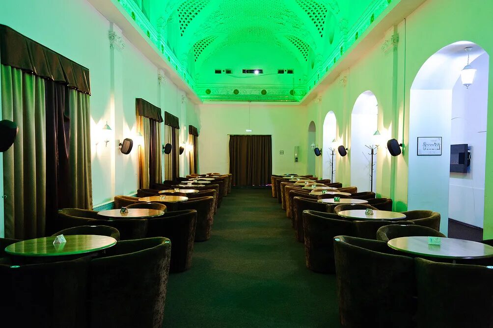 Кинотеатр звезда курск. Кинотеатр звезда зал шаляпин. Барановичи кинотеатр звезда. Кинотеатр звезда залы. Кинотеатр звезда на курской.