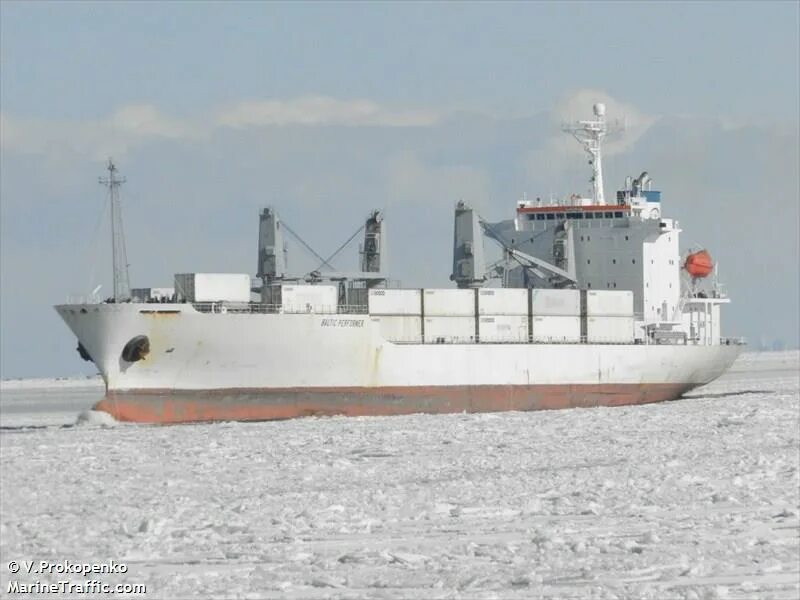 Baltic performer. Vinga baltica судно. Рефрижераторное судно knud reefer. Baltic cycos. Судно baltic performer.
