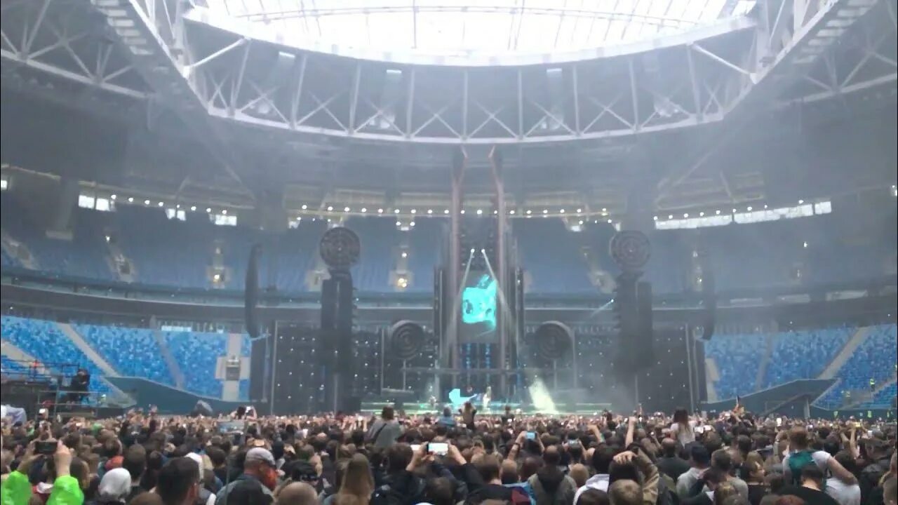 Epicenter dota 2 2021. Зал the international 2022. Интернешнл арена интернешнл 2019. Интернешнл 2021 дота 2 арена. Рамштайн концерт в санкт-петербурге 2019.