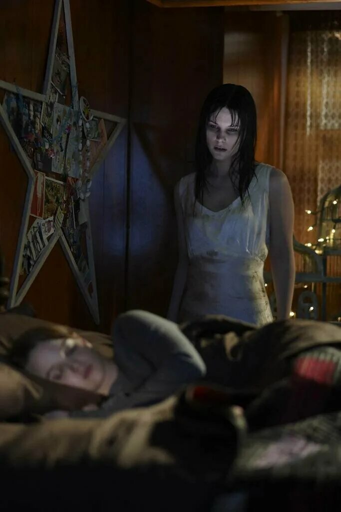 фильм ужасов стена с секретами. фильм ужасов стена с секретами. фильм ужасов стена с секретами. фильм стена с секретами 2010 марти. стены фильм 2010.