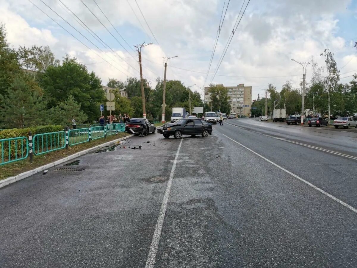 Авария на Веселовского Саранск. ДТП Саранск Веселовского. Авария Саранск ул Веселовского. ДТП В Саранске сегодня на Светотехстрое.