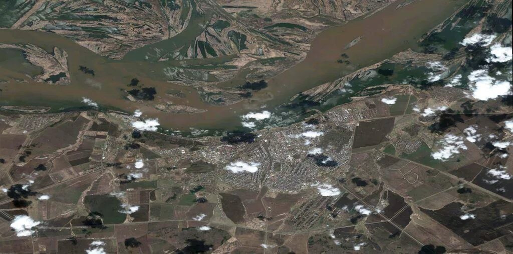 Погода в реальном времени со спутника точный. Американские поселки со спутника. Фото местности со спутника. Спутниковый снимок деревни. Бутча со спутника.