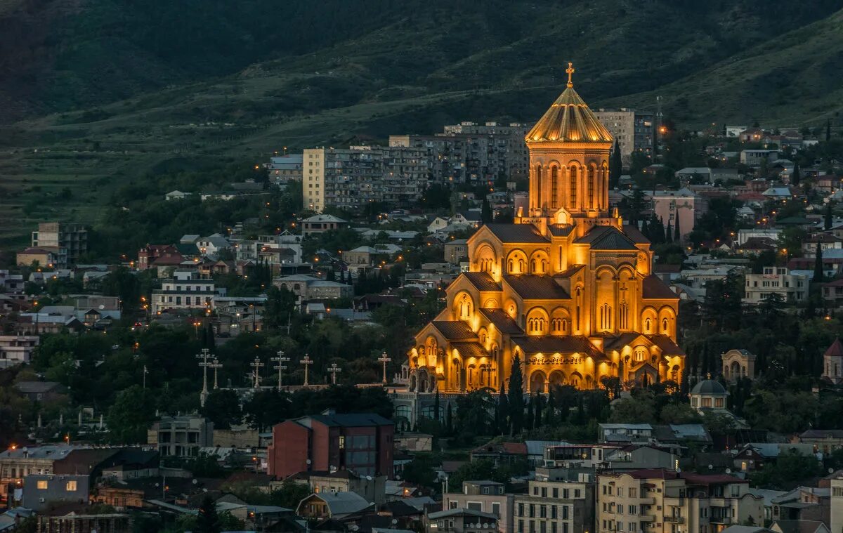 Грузия начинается. Храм Цминда Самеба. Храм Троицы Тбилиси.