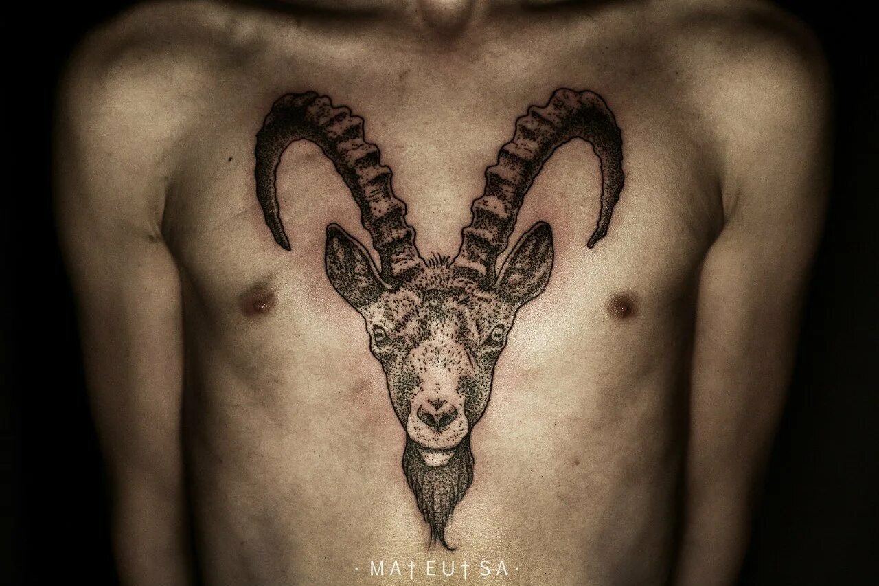 Татуировка козла. Тату козерог. Татуировка козел с рогами. Козлик тату. Тату коза.