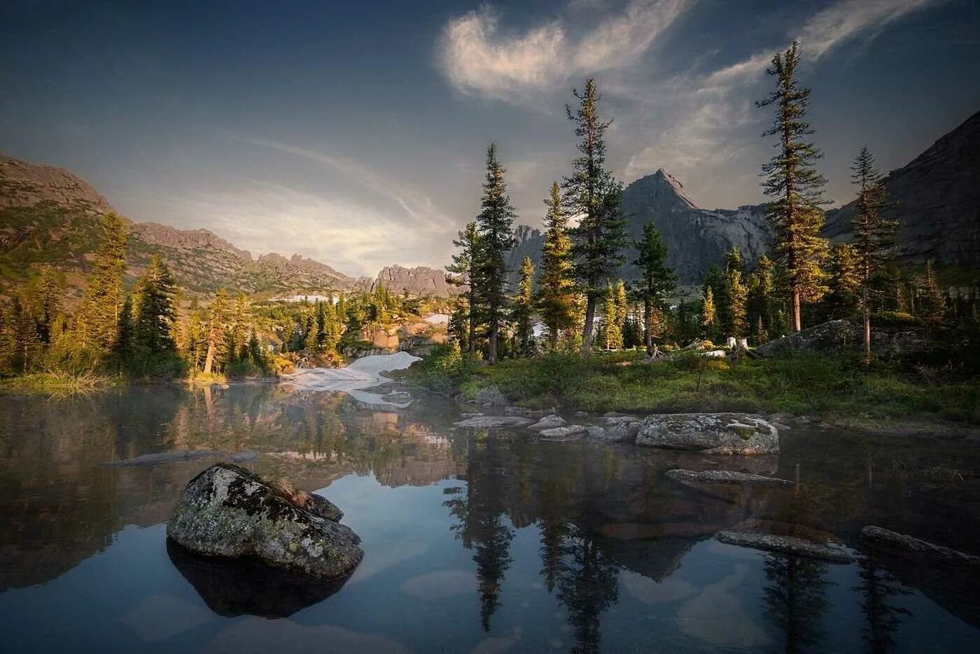 Природный парк «ергаки», озеро лазурное, сибирь. Саяны буйба. Сибирь урал алтай. Сибирь озеро ергаки. Горный алтай тайга сибирь.