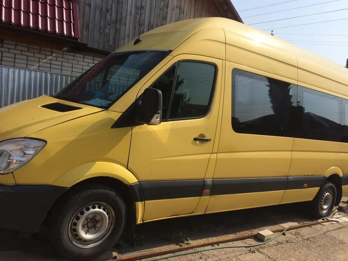 Mercedes Sprinter 2008. Мерседес Спринтер желтый. Мерседес Спринтер 2008 желтый. Мерседес Sprinter желтый.