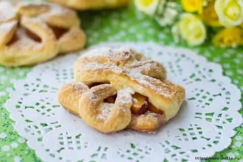 Слойка с персиками из слоеного