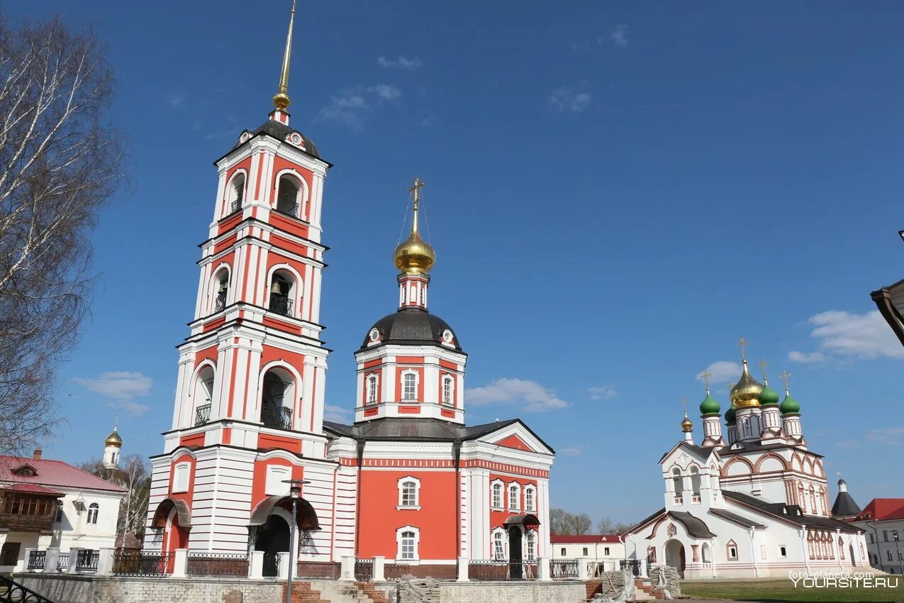 Троице сергиева варницкого монастыря. Сергиев Варницкий монастырь. Троицко Сергиевский Варницкий монастырь. Варницы Троице-Сергиев Варницкий. Троице-Сергиев Варницкий монастырь Ростов Великий.