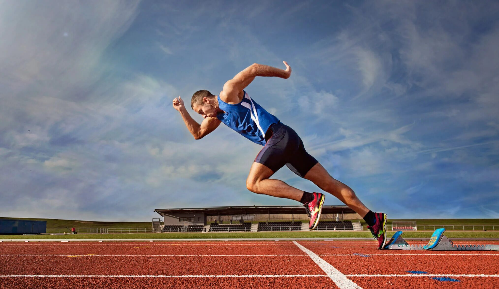 Start in sport. Бегун Спринтер на старте. Спринтер Шерилл.