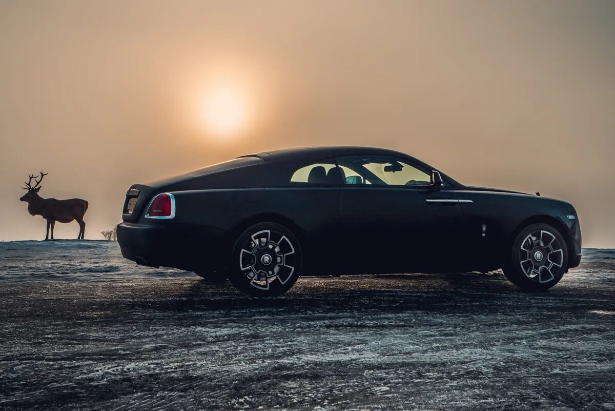 Rolls royce badge. Rolls Royce Wraith Black badge. Роллс Ройс gt. Rolls Royce Wraith 2022. Rolls Royce Wraith капот.