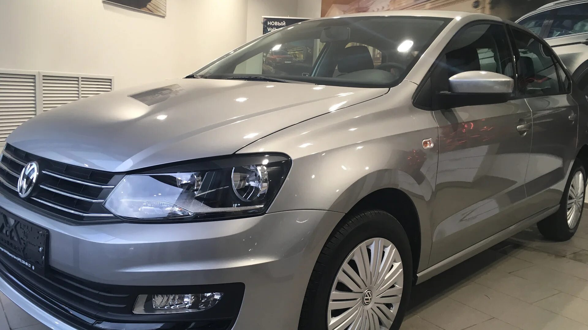 Volkswagen серый. Фольксваген поло серый. Volkswagen Polo sedan серый. Volkswagen Polo серый металлик. Фольксваген поло 2022 серый металлик.