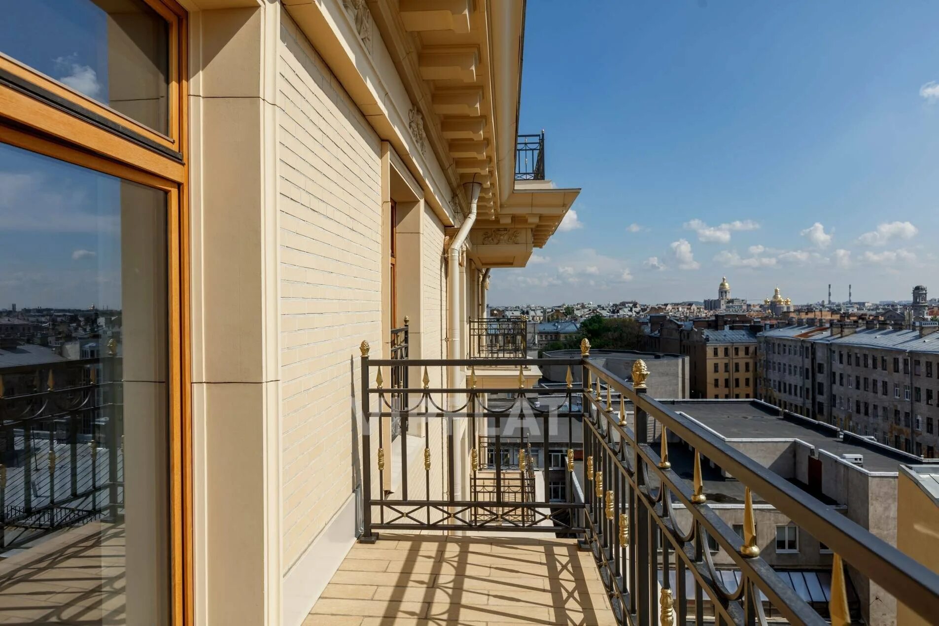 Balcone санкт петербург. Питерские балконы. Новая история наб. Гостиница акян санкт-петербург. Каменноостровский 29 доходный дом.