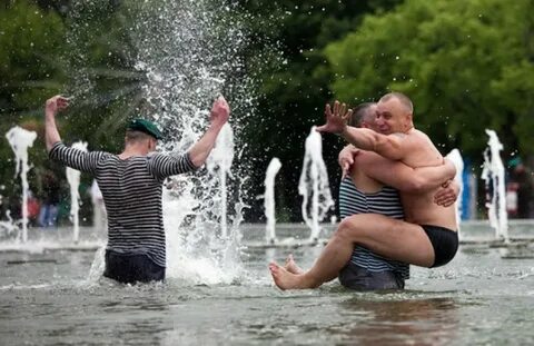 Гулять купаться