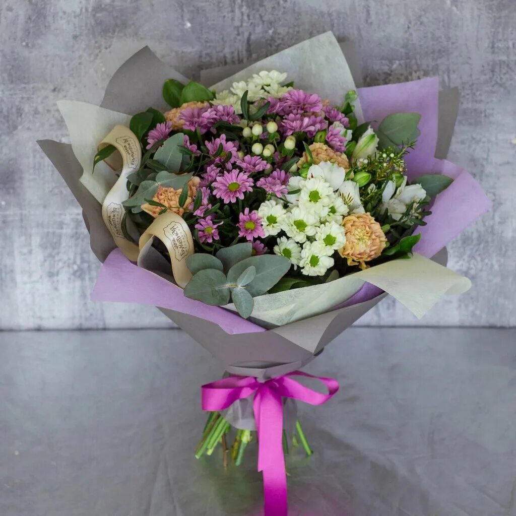 гвоздики альстромерии хризантемы букет. букет цветов за 300 рублей. букеты до 500 рублей. букет на 500р. букет на 1000.