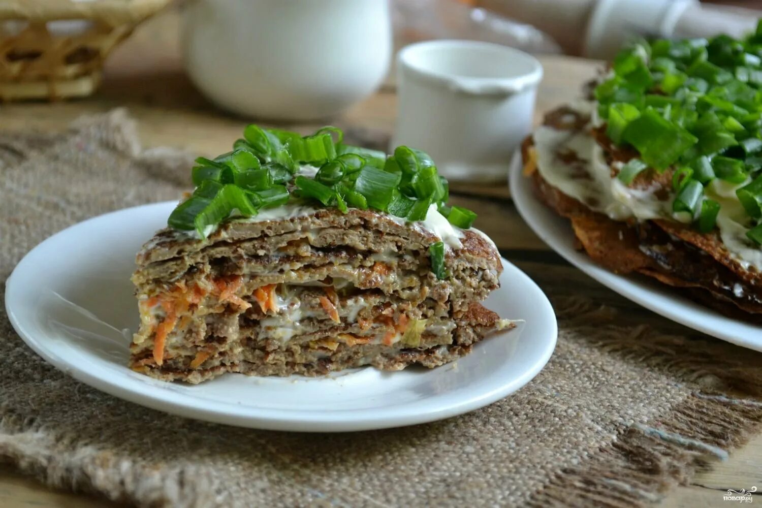 Печёночный торт из говяжьей. Торт из печени. Печёночный торт из куриной печени.