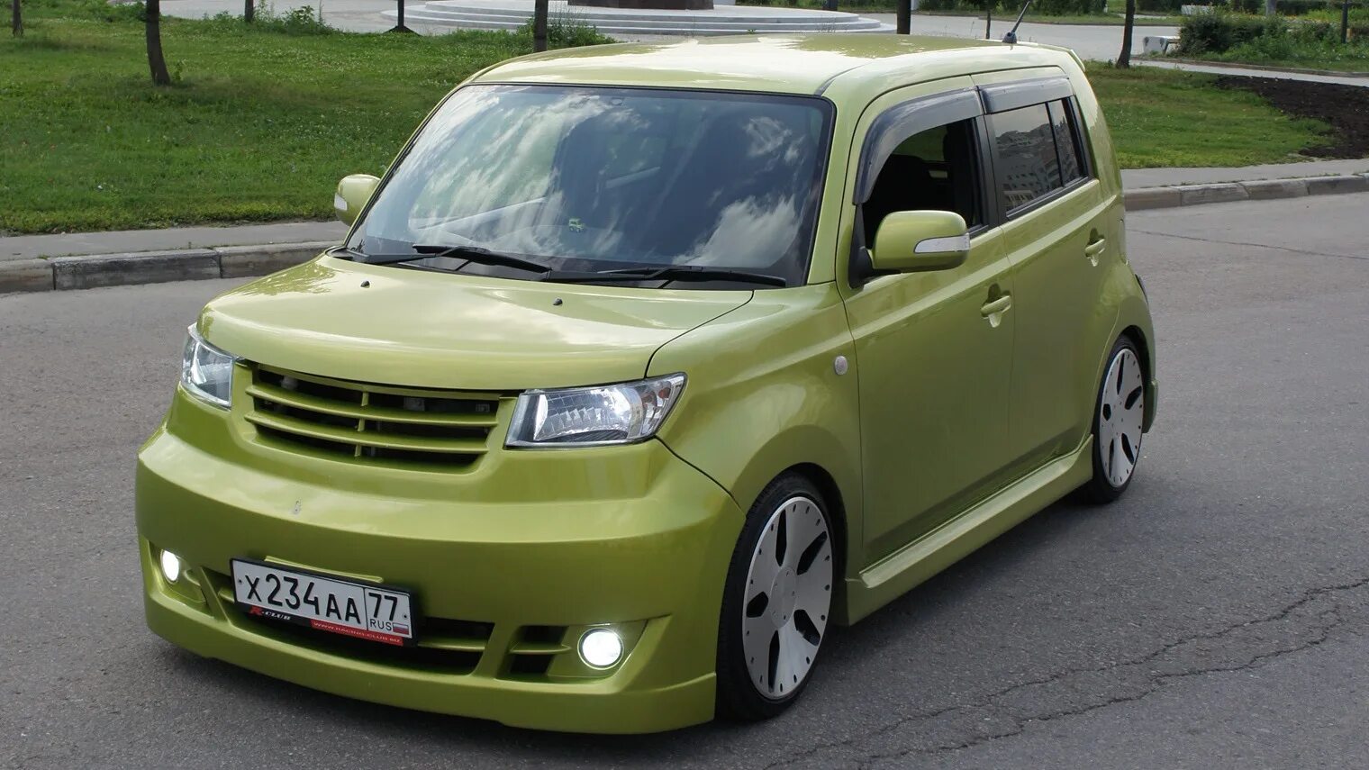 Можно ли бб. Toyota BB qnc20. Toyota BB 2008. Тойота ББ 2. Тойота ББ 2008.