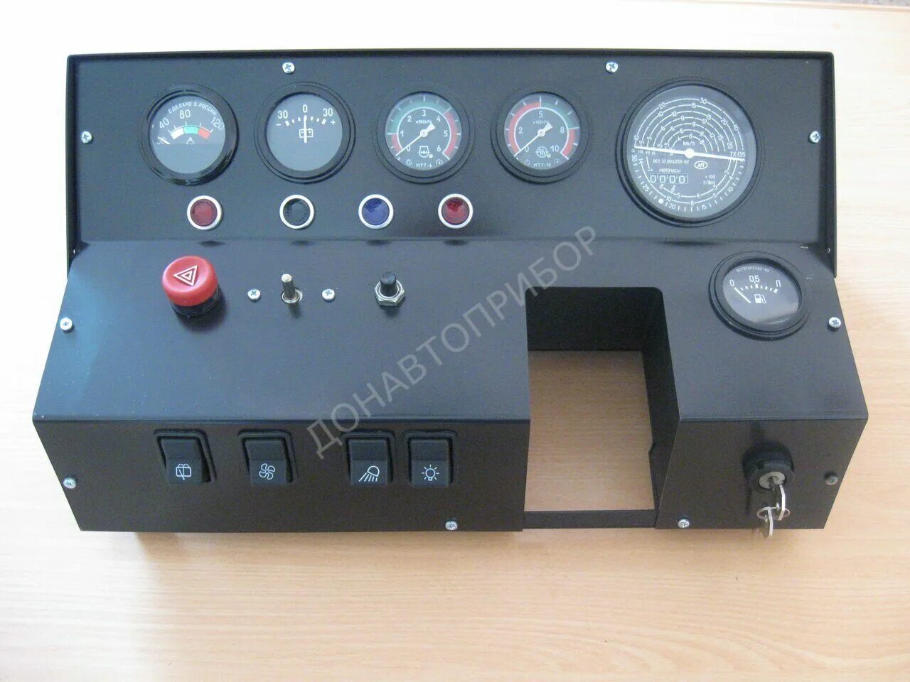 Щиток приборов на трактор к-701. 80-3805010-д1. Панель приборов трактора мтз 80. Щиток приборов трактор. Щиток приборов трактор.