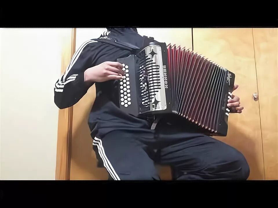 Баян соната готово выборный. Баян 4х рядный 3х голосый. 3 баяна. Три танкиста на аккордеоне обучение. "3-х рядный" "баян" -"тула" -"тульская".