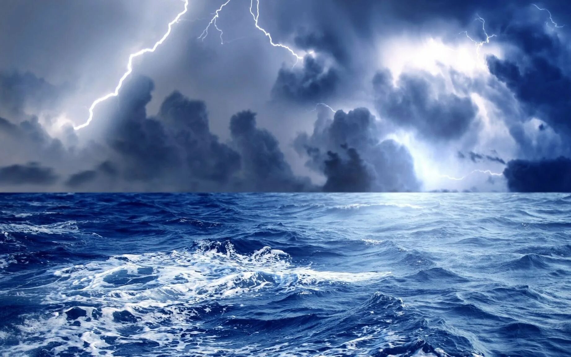 Идеальный шторм море и волны и молния. Океан ЦУНАМИ шторм гроза. Море шторм. Бушующее море.