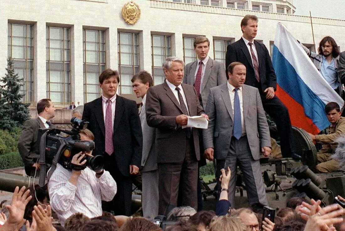 1994 р правительства. 1994 р правительства. Лужков 1993. Августовский путч 1991 ельцин. 1993 августовский путч ссср.