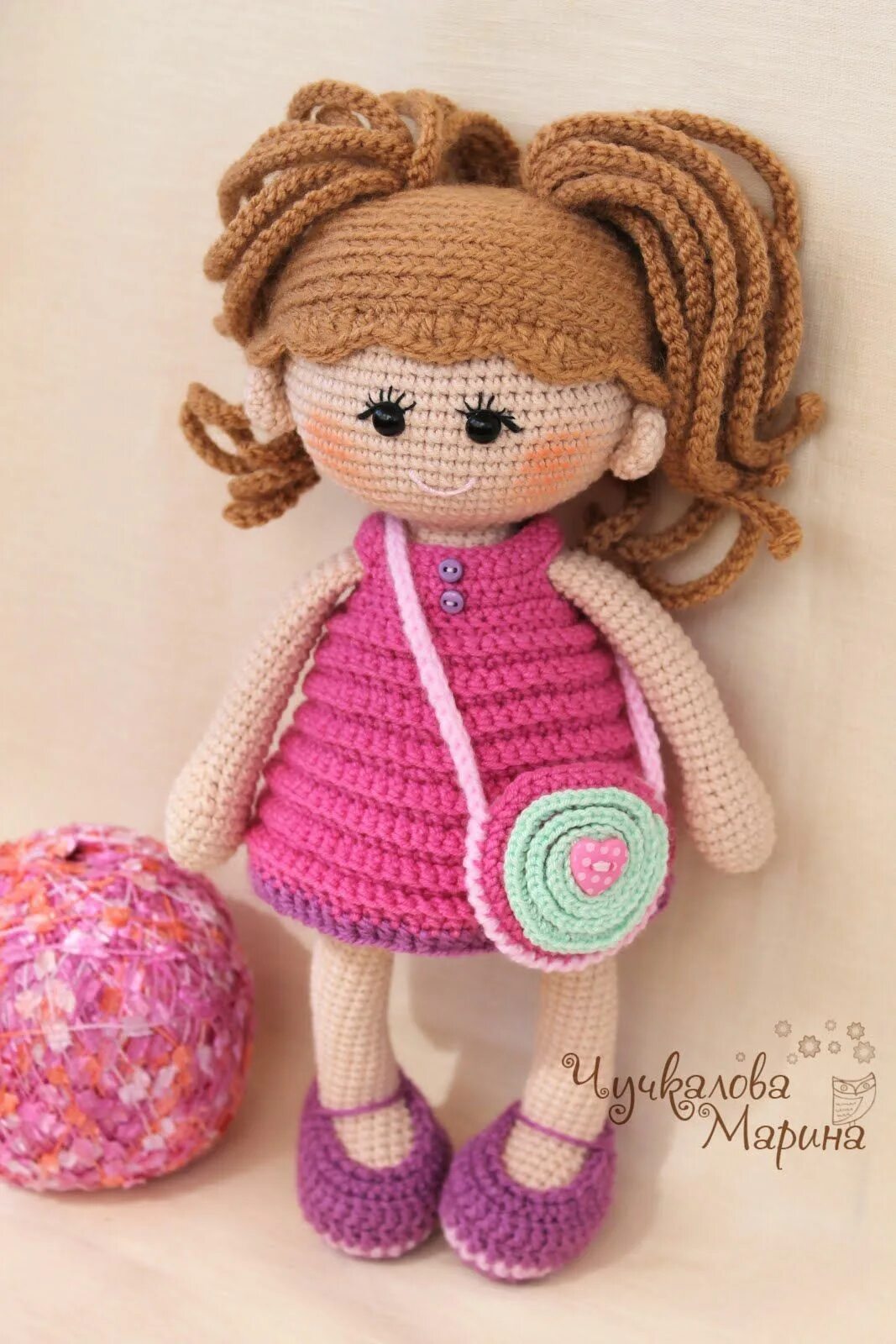 Вязаная игрушка овечка. Вязаные игрушки марины. Мк марины дзюбенко зайка. Мк марины дзюбенко. Вязаные зайчики чучкаловой марины мк.