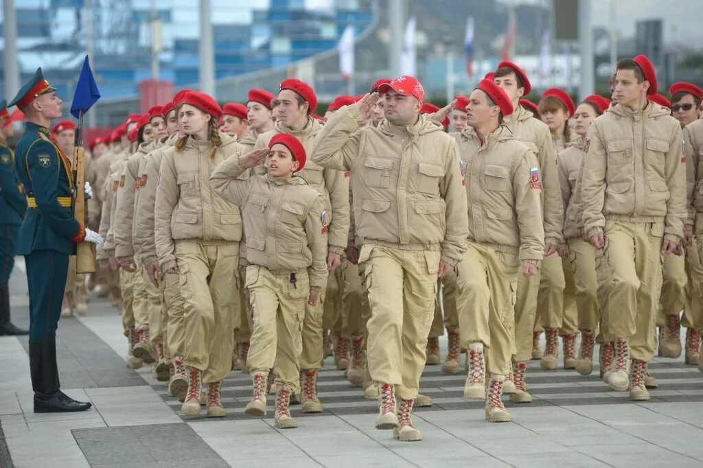 Одежда юнармии. Юнармия. Юнармия форма. Форма юнармейца. Парадная форма юнармейцев.