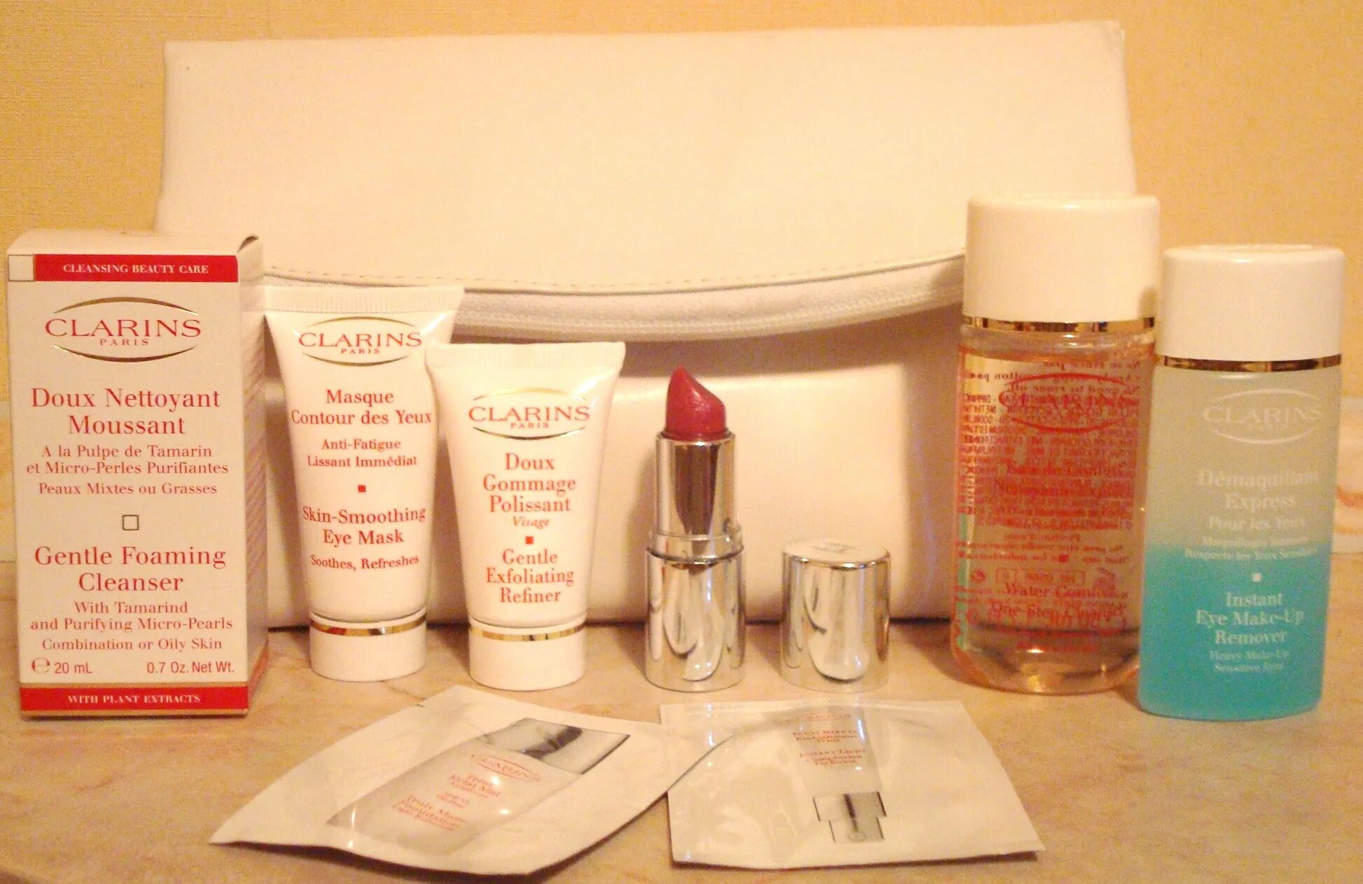 Дорожный набор косметики кларанс. Clarins минск. 3n shell. Кларанс косметика. Итальянская косметика cl.