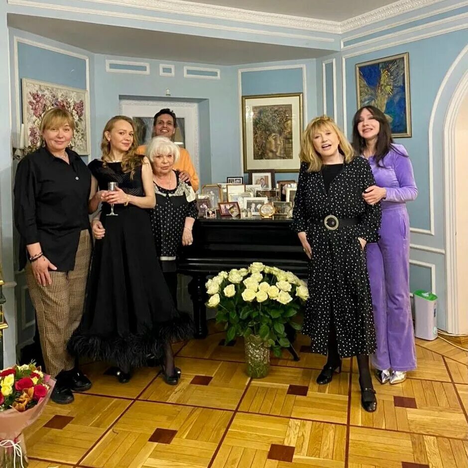 Где сейчас пугачева и чем занимается. Алла пугачева 2025. алла борисовна пугачёва сейчас 2025. алла пугачёва на дне рождения алины редель 2025. алла пугачева сейчас 2025.