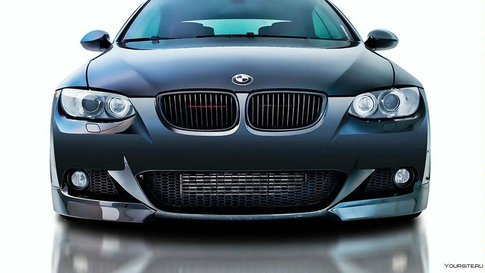 BMW e92 MTECH. Машина БМВ спереди. БМВ е92 спереди. E92 m Tech спереди.