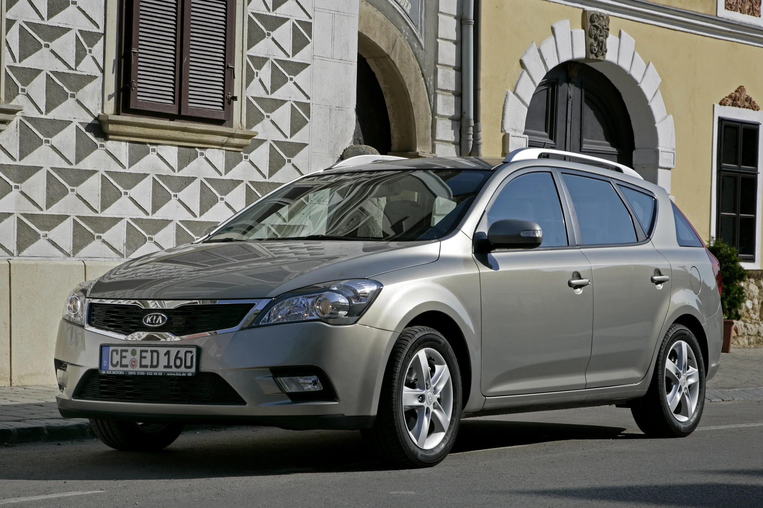 Киа сид 10 года. Kia Ceed SW 2011. Kia Ceed 2010 универсал. Kia Ceed SW 2009. Kia Ceed 2011 универсал.