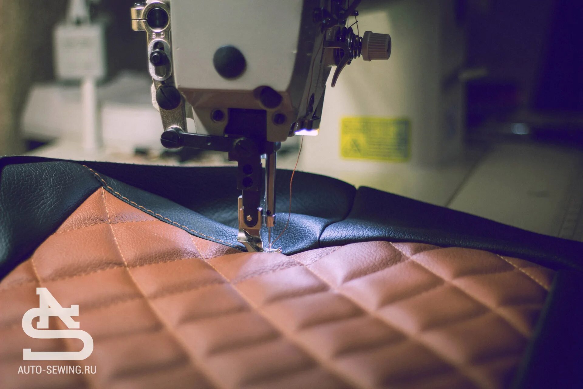 пошив салона автомобиля. швы для шитья кожи. искусственная кожа пошив. кожаные сиденья для авто. экокожа для авто.