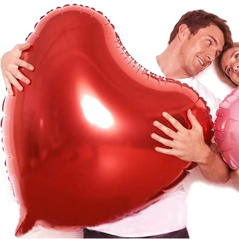 сердечко. сердечко. сердце в руках. гигантское сердце. большое сердце.