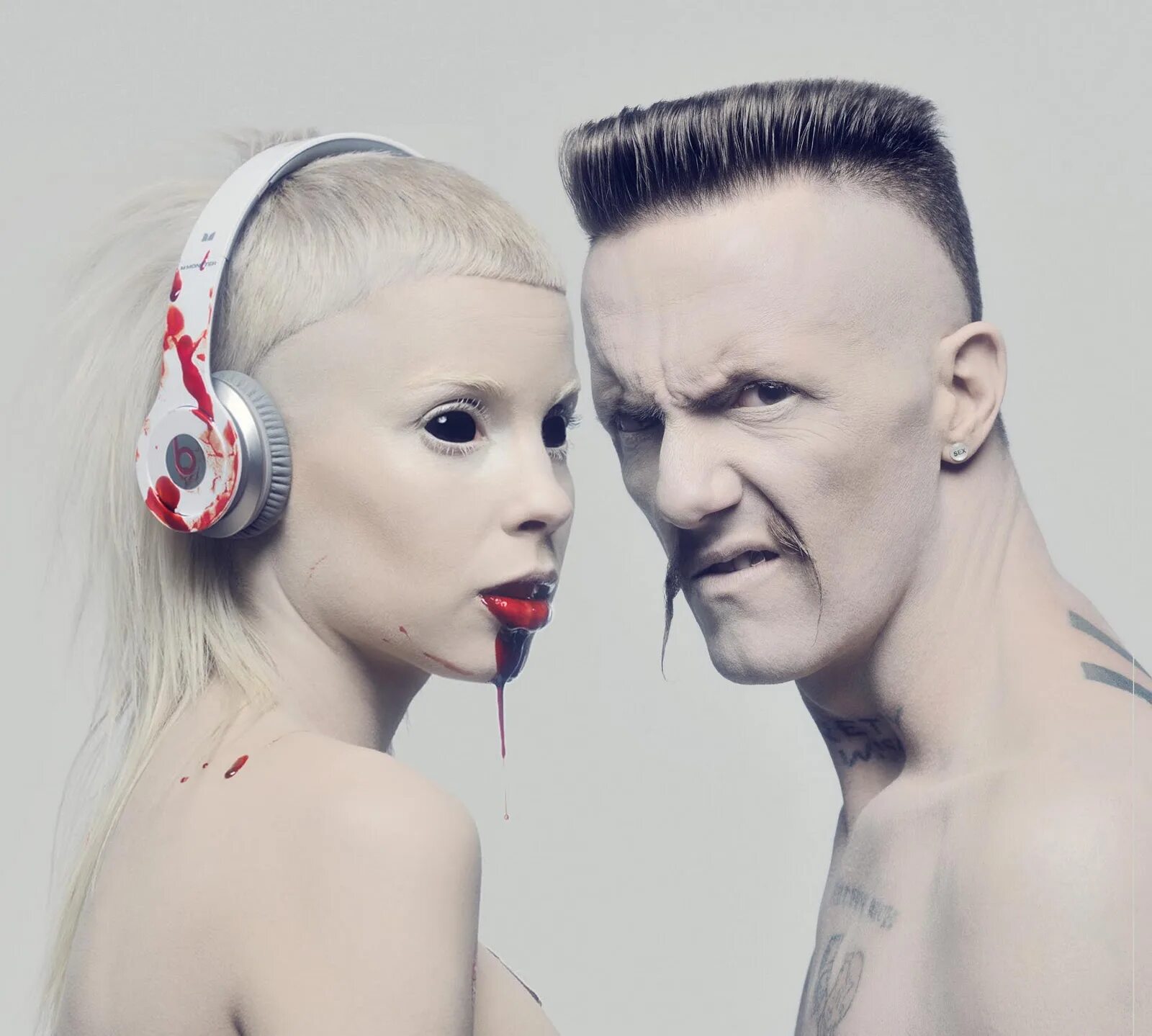 Группа die antwoord. Йоланди Фиссер группа. Die antwoord Йоланди Фиссер. Ниндзя группа die antwoord. Antwoord cookie