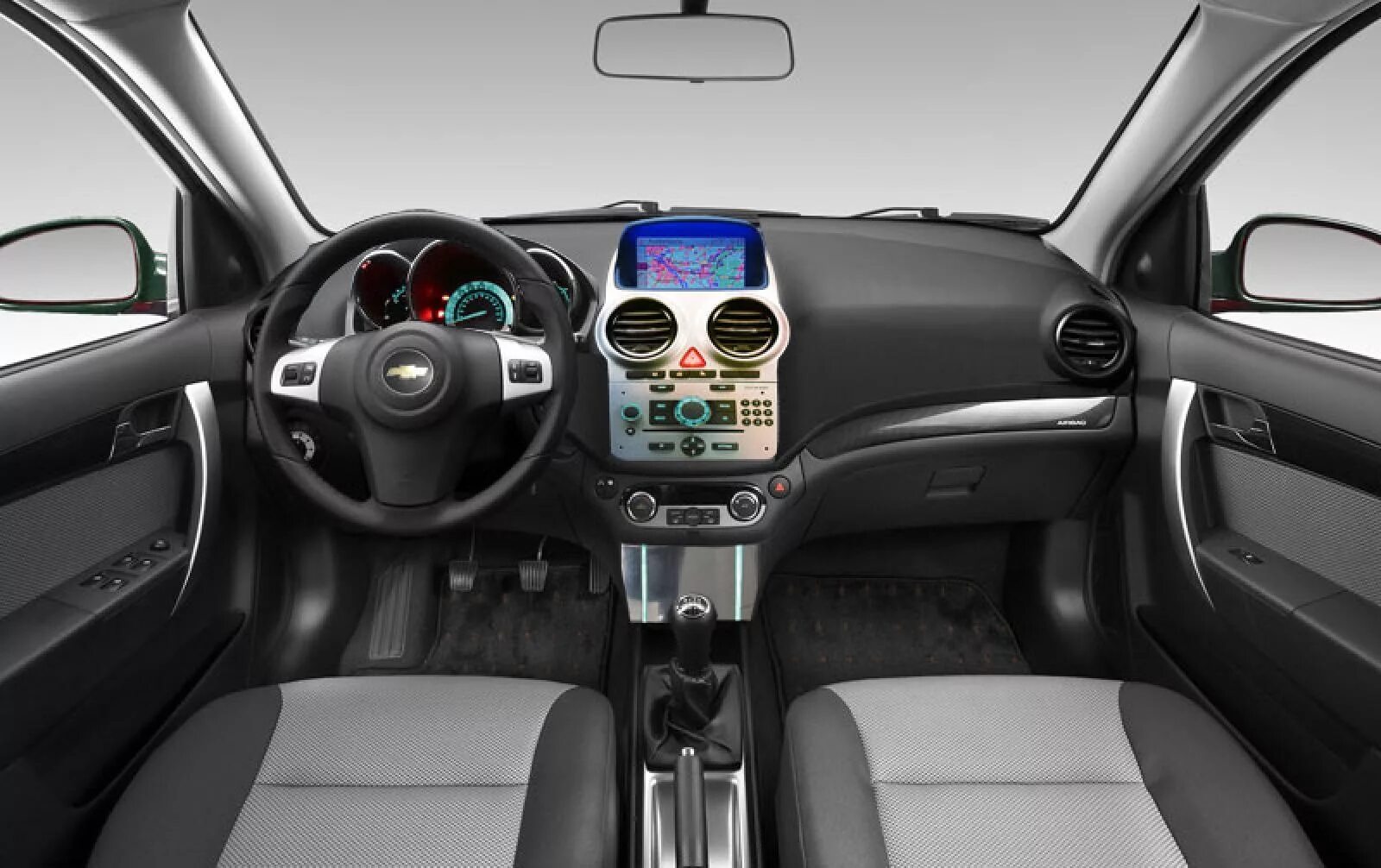 Chevrolet Aveo Т200-250 с пробегом: нежный металл кузова и сиденья для худеньких