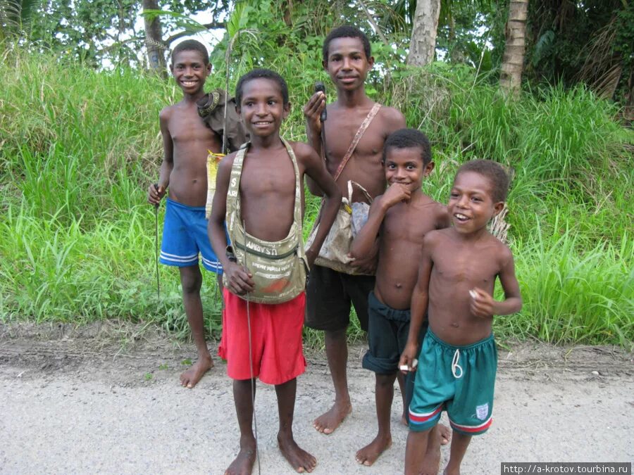Sotwe papua. Папуа новая гвинея фото. Папуа новая гвинея папуасы. Племя асмат папуа новая гвинея. Папуа новая гвинея папуасы женщины.