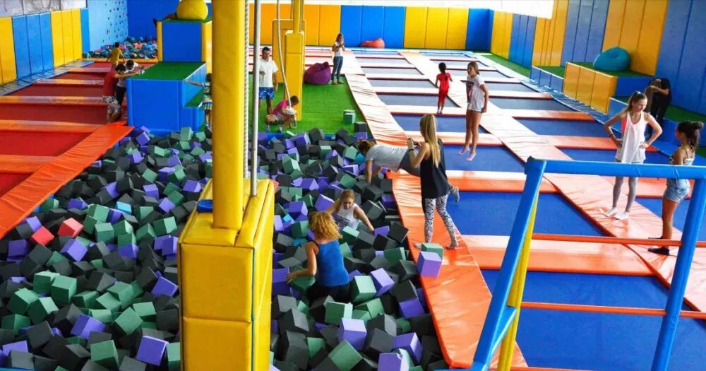 Батутный центр небо филион. Батутный центр протвино. Батутный парк новая эра нижний новгород. Прыгалки батутный центр нижний новгород. Батутный центр протвино.