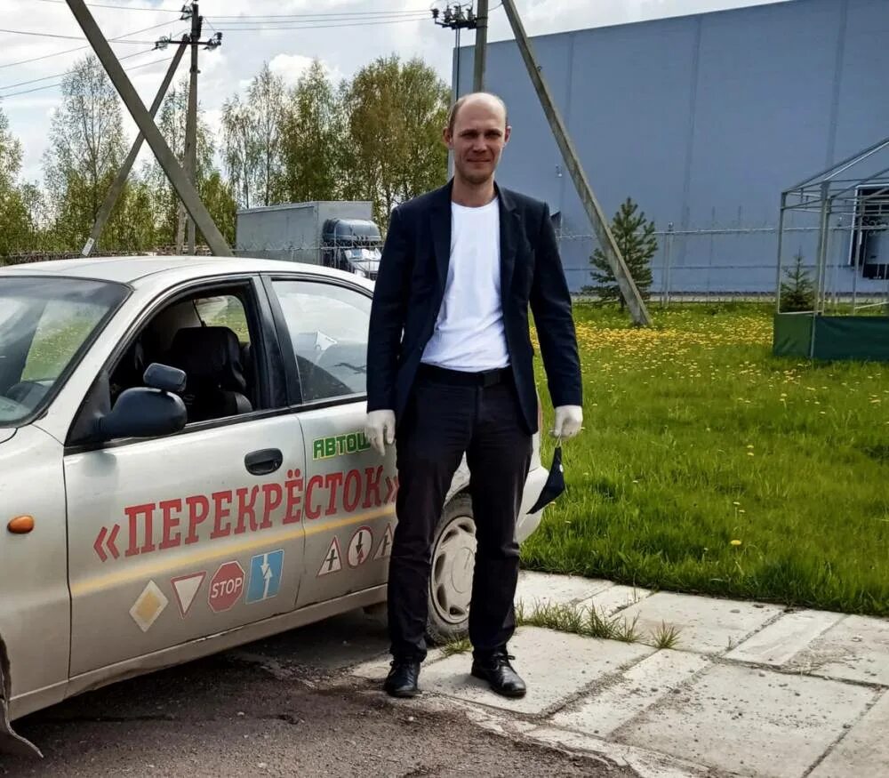 Директор автошколы сальск. Автошкола перекресток Вологда. Директор автошколы. Автошкола перекресток инструктора. Директор автошколы перекресток.