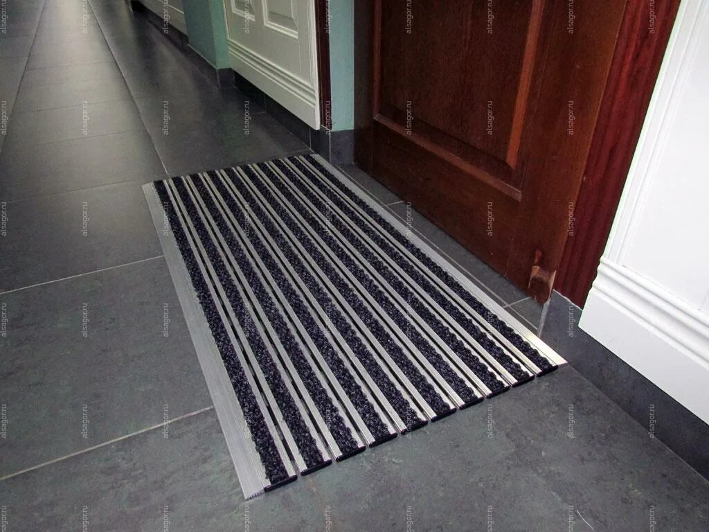 Придверные решетки. Сварной решетчатый настил из hardox 400. Батайский настил. Настил 302-n-1. Решётка придверная 590х390 мм сварная сталь.