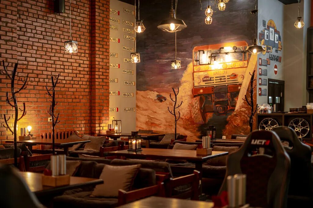 Uct garage бережковская набережная 20. бар в стиле гараж. Uct garage. лаунж-бар uct garage на бережковской набережной. Uct garage.