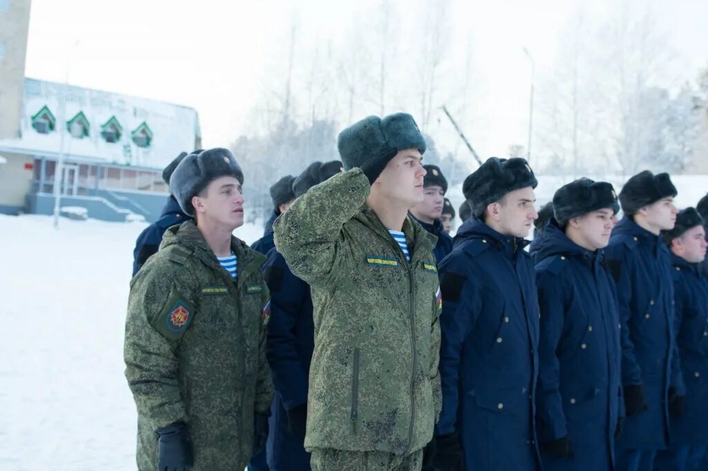 Зимний призыв числа. Пыть ях военкомат сборный пункт. военкомат город нефтеюганск. пыть ях сборный пункт призывников.