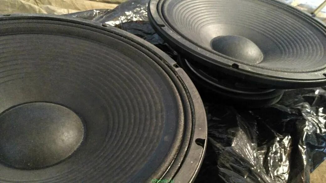 Динамик 15 дюймов rcf. Динамик 500 ватт. Актон 12w401. Актон 15sb402. Широкополосный динамик 15" 8 ом 300ватт.