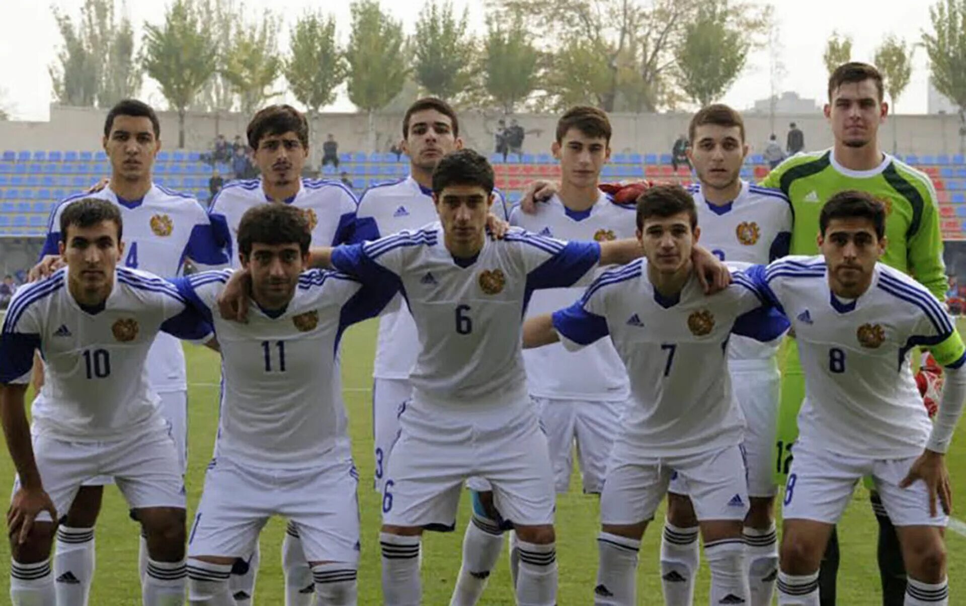 Fc van армения. Фидаины арабо. Сборная армении u-19. Армения эчмиадзин село амберт. Футбольная академия армении.