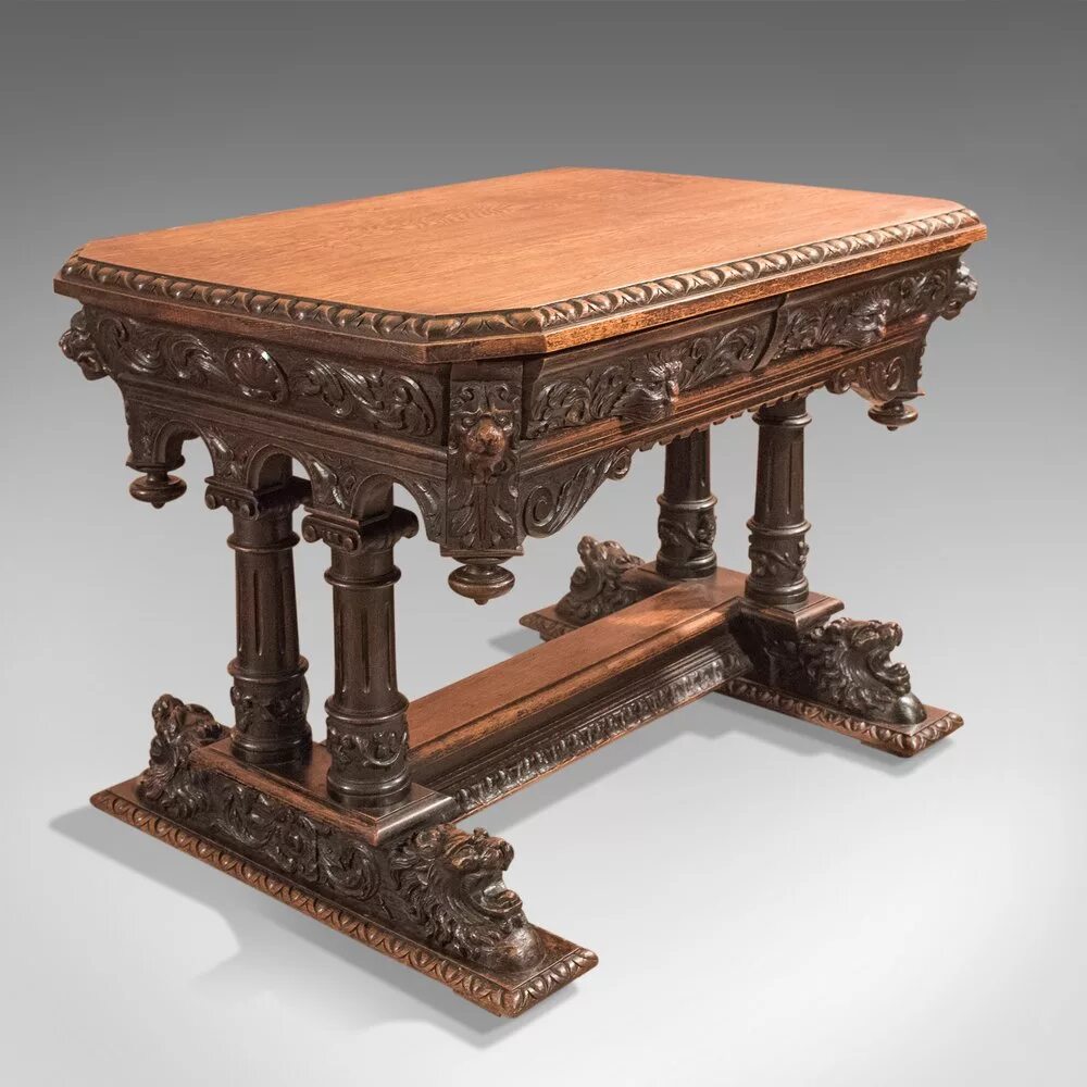 Стол в древности. Старинный столик. Антикварный стол. Древние столы. Античный стол.