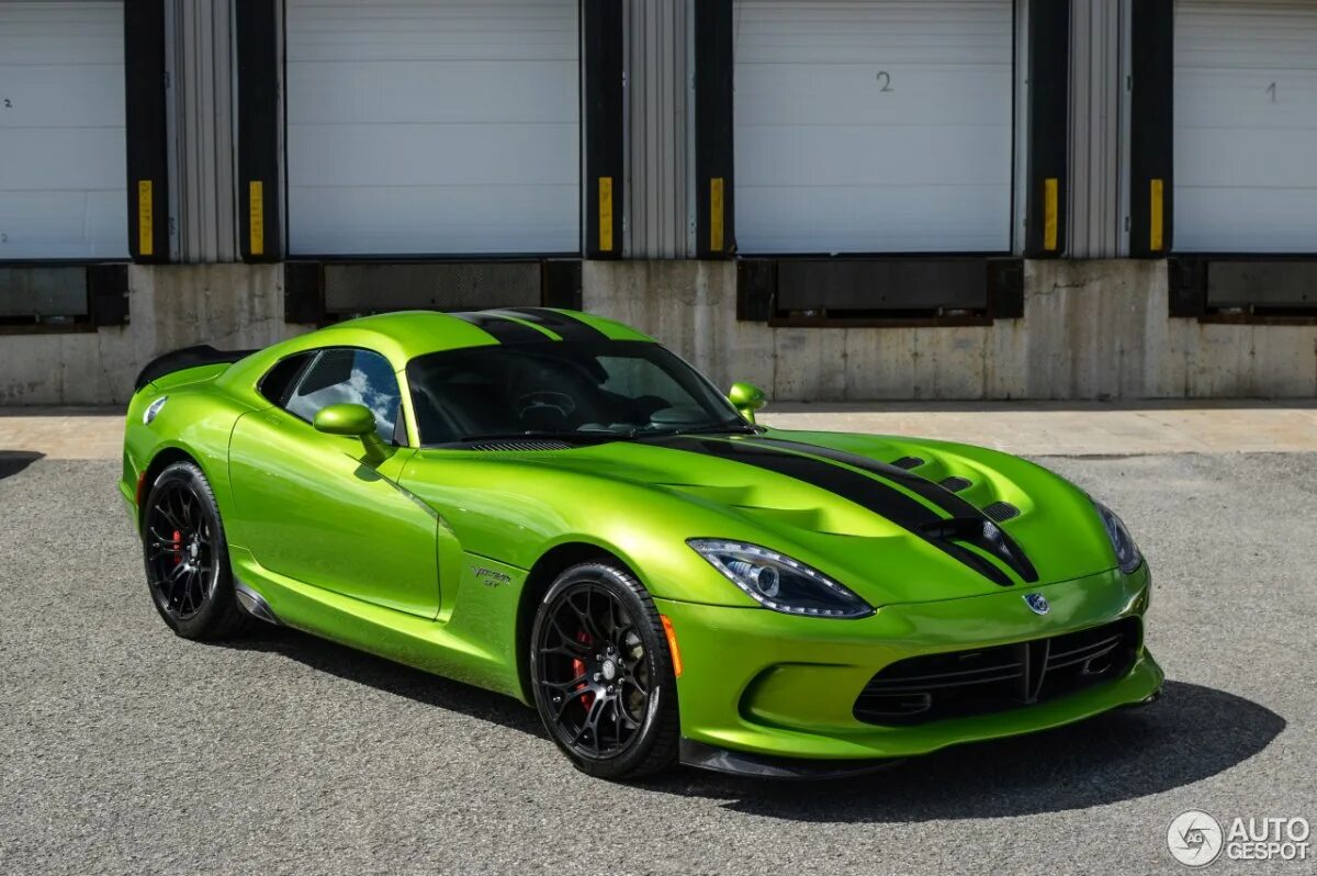 D2pt viper. Додж вайпер 2017. додж вайпер зеленый. dodge viper srt 2017. dodge viper srt.