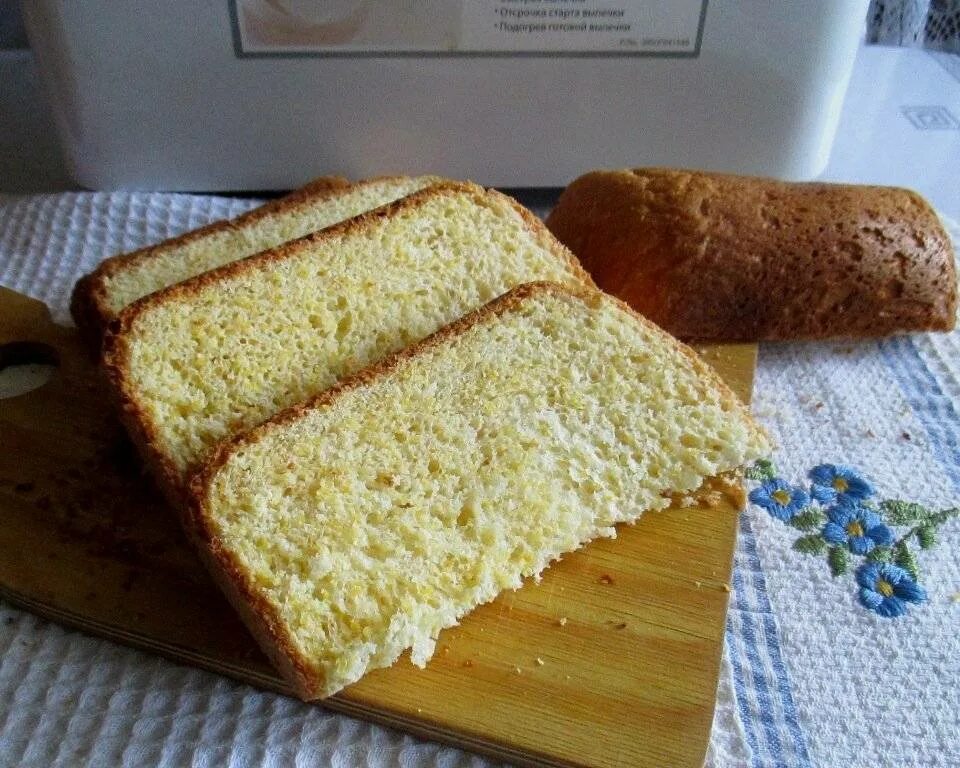 Хлеб из кукурузной муки. Хлеб из кукурузной муки в духовке на дрожжах. Пшенично кукурузный хлеб. Хлеб без дрожжей. Белый хлеб на сухих дрожжах.
